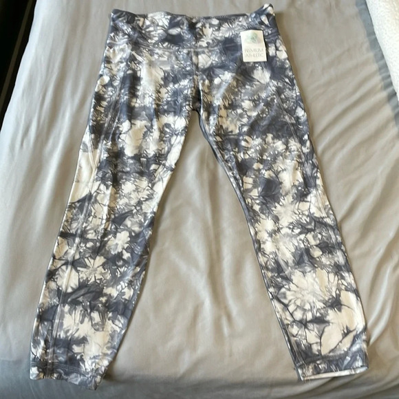 Athleta Pants - Athleta royal blue and white pattern ankle leggings size large